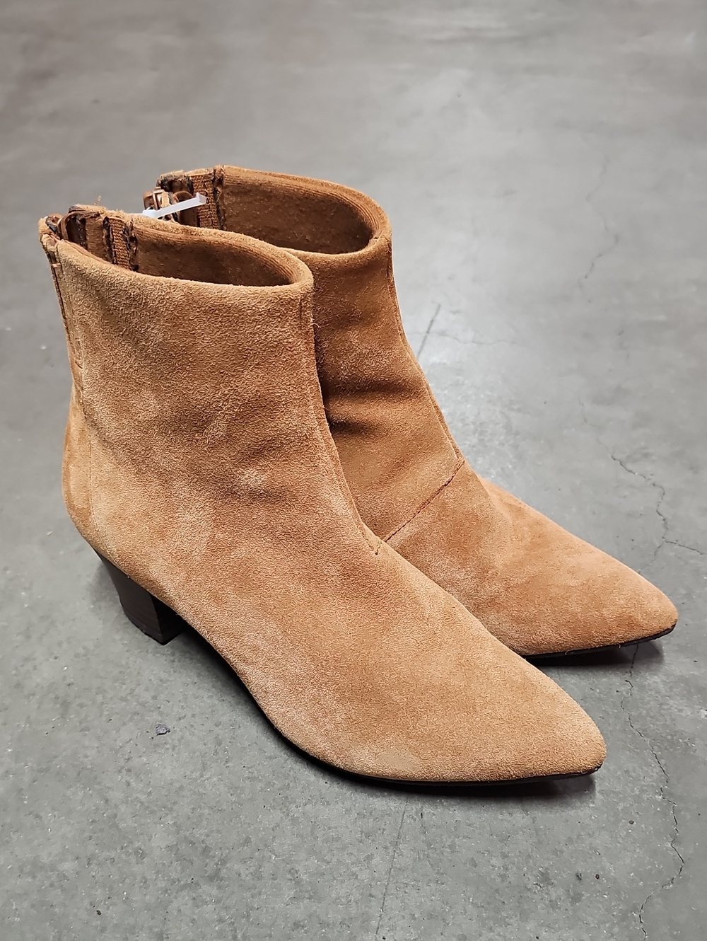 [Like NEW] CLARKS Collection size 7.5 Teresa Ankle boot in tan suede leather 38